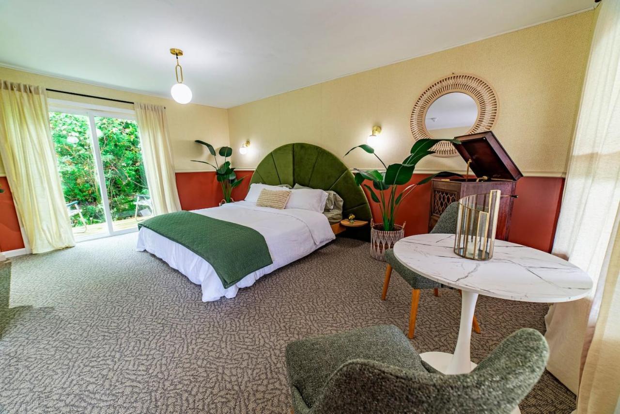 The Springs Motel New Ashford Exteriör bild