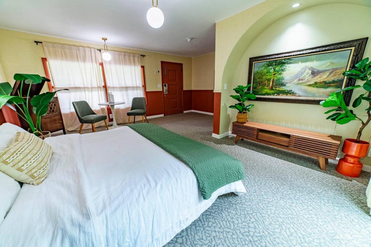 The Springs Motel New Ashford Exteriör bild