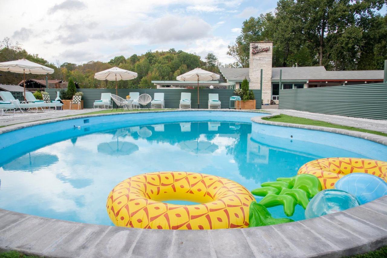 The Springs Motel New Ashford Exteriör bild