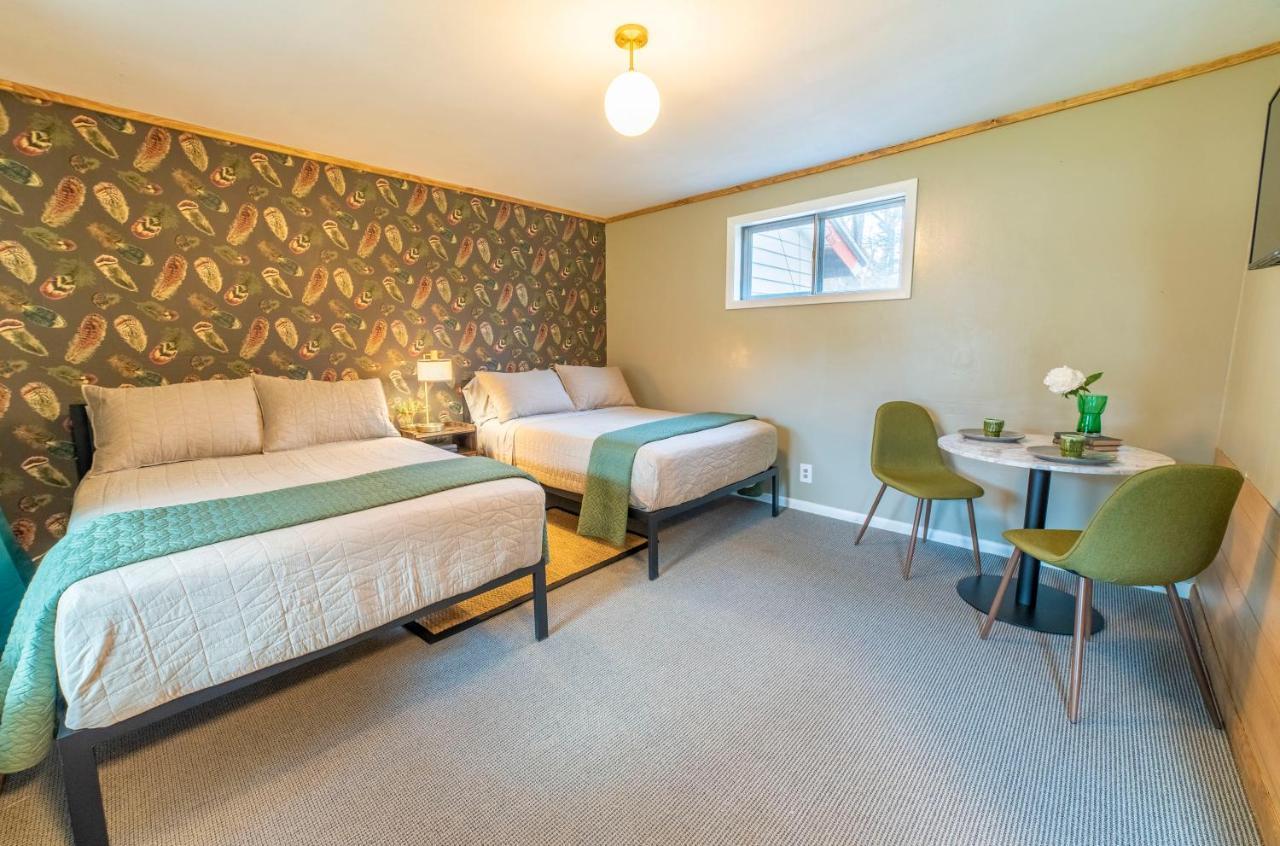 The Springs Motel New Ashford Exteriör bild