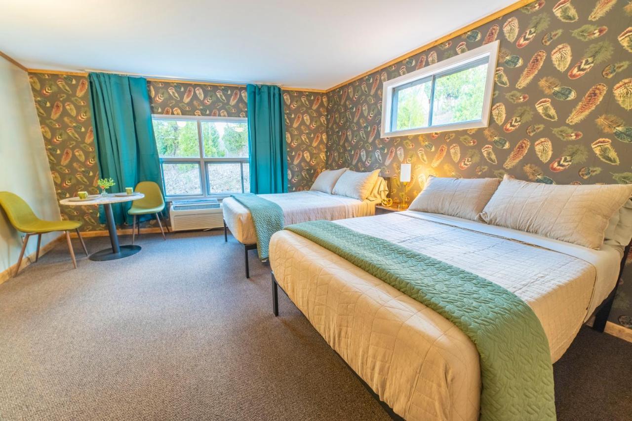 The Springs Motel New Ashford Exteriör bild