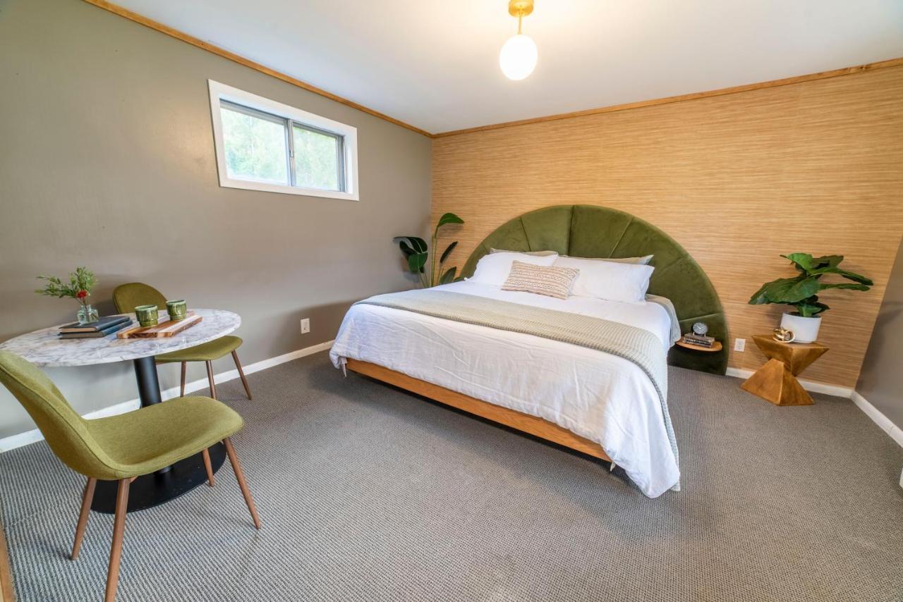 The Springs Motel New Ashford Exteriör bild